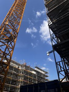 Kran und Rohbau